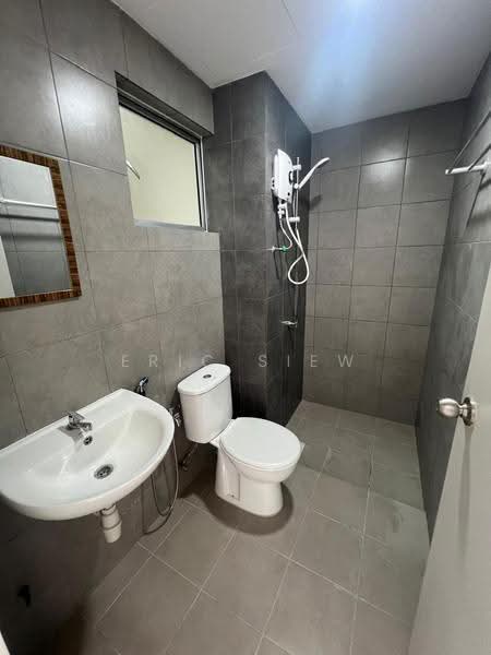 Kondominium untuk Disewa di Residensi Sateria - Eric Siew - Bathroom - PropertyGuru.com.my