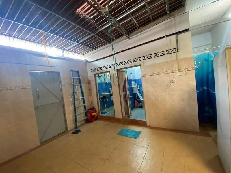 Rumah Teres 1-Tingkat untuk Dijual di Jelutong (Penang) - Vince Tan - Bathroom - PropertyGuru.com.my