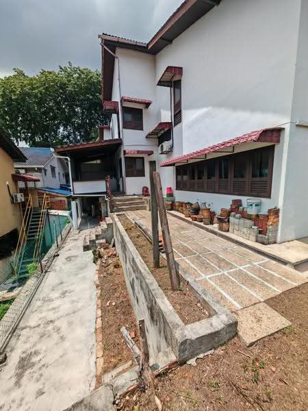 Semi-Detached House for Rent in Taman Intan (Klang) - Wilson Lim - Exterior - PropertyGuru.com.my