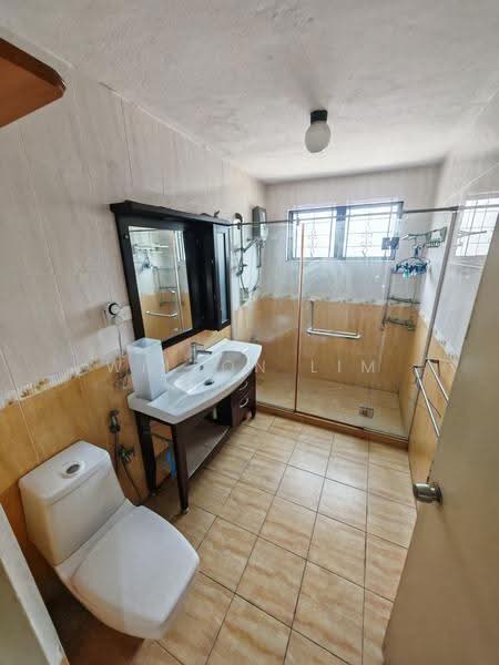Semi-Detached House for Rent in Taman Intan (Klang) - Wilson Lim - Bathroom - PropertyGuru.com.my
