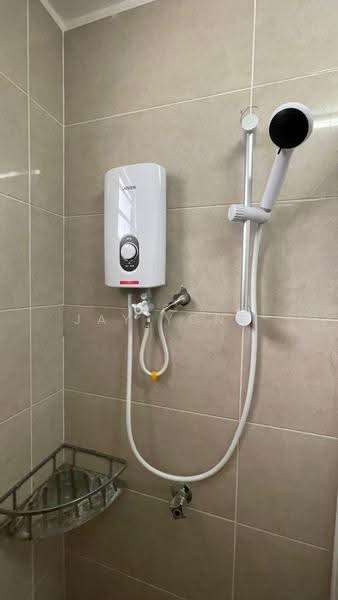 Semi-Detached House for Rent in Jalan Ipoh (Kuala Lumpur) - Jay Yong - Bathroom - PropertyGuru.com.my