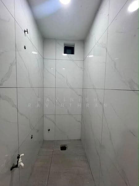 Rumah Berkembar untuk Dijual di Taman Daya (Johor Bahru) - Ravinish Ravinthran - Bathroom - PropertyGuru.com.my