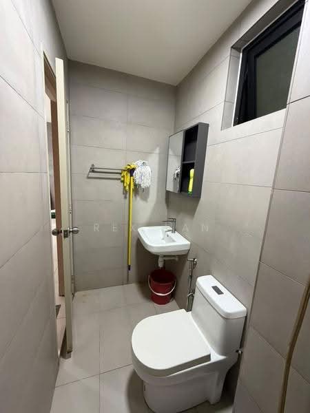 Condominium for Rent at The Haute Gurney - Rex Tan - Bathroom - PropertyGuru.com.my