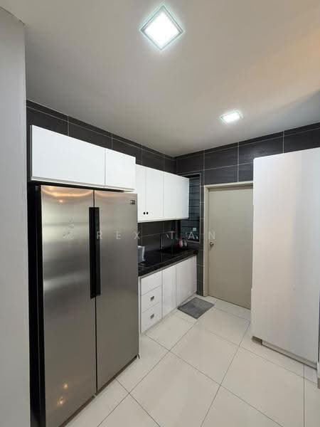 Condominium for Rent at The Haute Gurney - Rex Tan - Kitchen - PropertyGuru.com.my