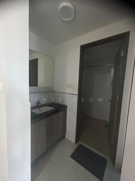 Service Residence for Sale at Country Garden Central Park - Lewis Neow - Bathroom - PropertyGuru.com.my