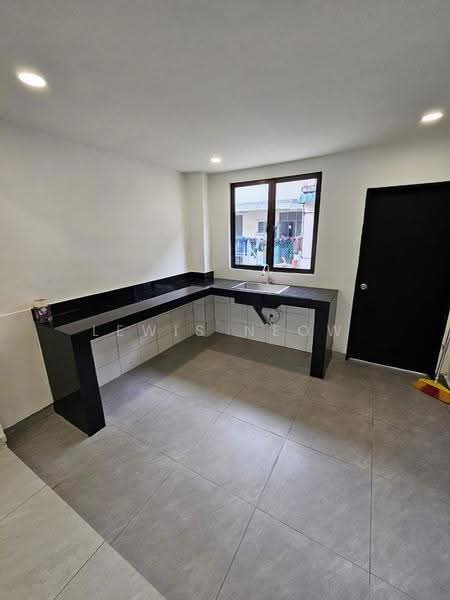 Rumah Teres 2-Tingkat untuk Dijual di Bukit Indah (Iskandar Puteri (Nusajaya)) - Lewis Neow - Kitchen - PropertyGuru.com.my