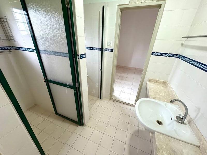 Semi-Detached House for Sale in Ampang (Selangor) - Shaziery Iskandar - Bathroom - PropertyGuru.com.my