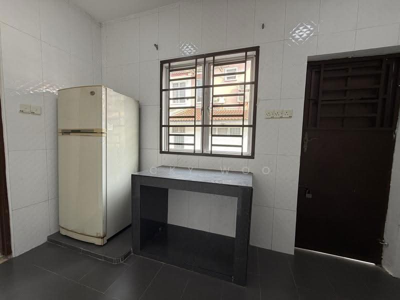 2-storey Terraced House for Rent in Bukit Indah (Iskandar Puteri (Nusajaya)) - Ricky Woo - Kitchen - PropertyGuru.com.my