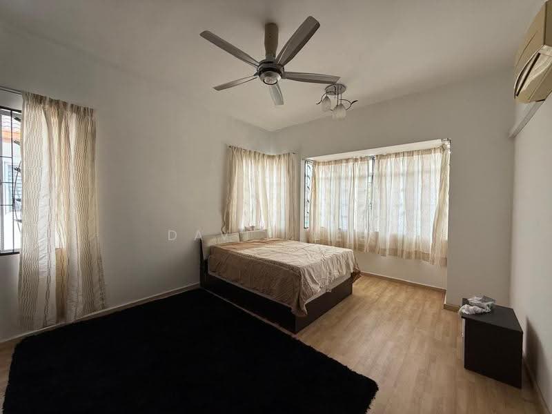 Rumah Kluster untuk Disewa di Taman Anggun (Rawang) - David Lee - Bedroom - PropertyGuru.com.my