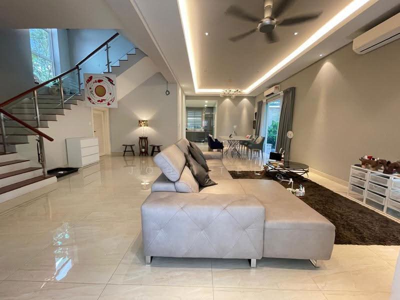 Bungalow House untuk Dijual di Taman Meranti Jaya (Puchong) - John Tee - Living Room - PropertyGuru.com.my
