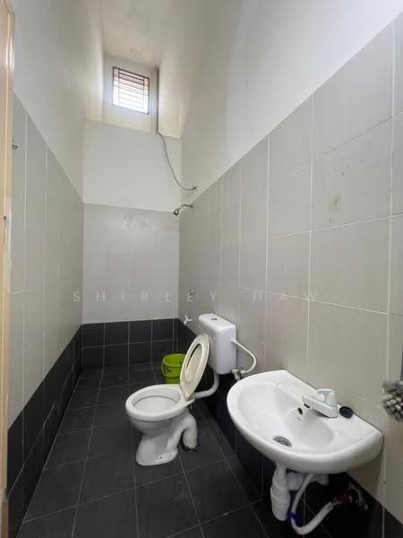 Rumah Teres 2-Tingkat untuk Disewa di Bandar Jaya Putra (Johor Bahru) - Shirley Haw - Bathroom - PropertyGuru.com.my