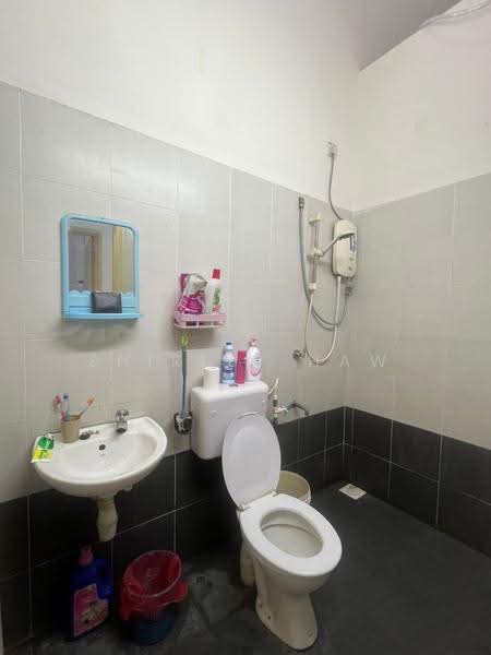 Rumah Teres 2-Tingkat untuk Disewa di Bandar Jaya Putra (Johor Bahru) - Shirley Haw - Bathroom - PropertyGuru.com.my