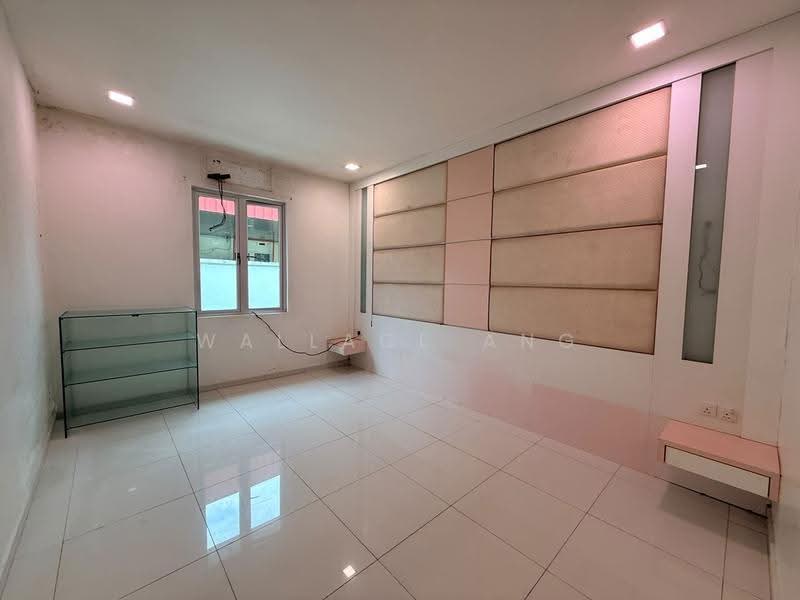 Bungalow House untuk Dijual di Taman Majidee (Johor Bahru) - Wallace Ang - Bedroom - PropertyGuru.com.my