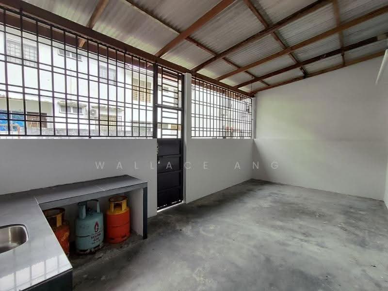 Rumah Teres 2-Tingkat untuk Dijual di Taman Puteri Wangsa (Ulu Tiram) - Wallace Ang - PropertyGuru.com.my