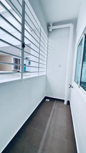 Pangsapuri untuk Dijual di Nusa Heights (Nusa Puncak) - Jack Chai - Balcony - PropertyGuru.com.my