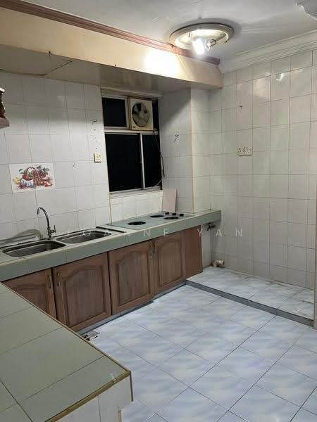 Flat for Rent at Desa Sri Puteri - Joanne Yan - Kitchen - PropertyGuru.com.my