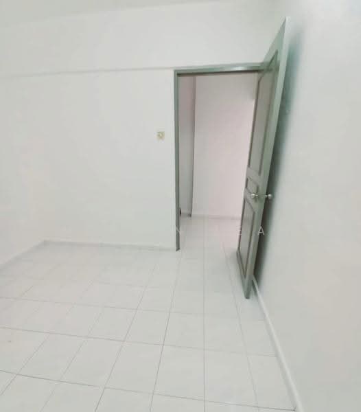 Flat for Sale at Taman Pekaka - Mervyn Seah - Interior - PropertyGuru.com.my