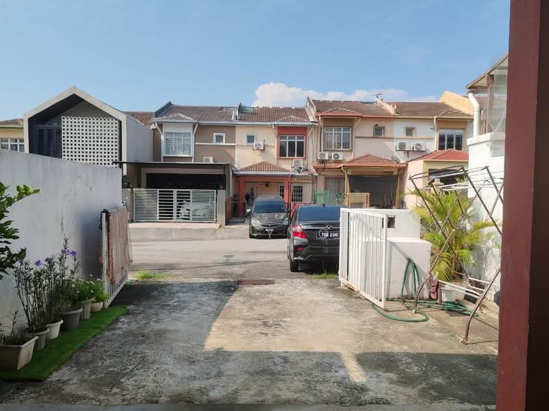 Rumah Teres 2-Tingkat untuk Dijual di Lestari Putra (Seri Kembangan) - Siew Yoong - Exterior - PropertyGuru.com.my