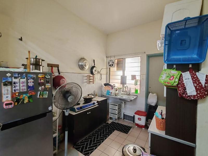 Rumah Teres 2-Tingkat untuk Dijual di Lestari Putra (Seri Kembangan) - Siew Yoong - Kitchen - PropertyGuru.com.my