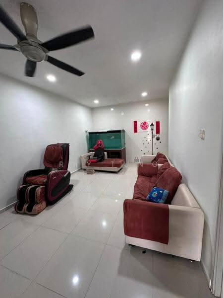 Rumah Teres 1-Tingkat untuk Disewa di Taman Pelangi Indah (Ulu Tiram) - Ray Tung - Living Room - PropertyGuru.com.my