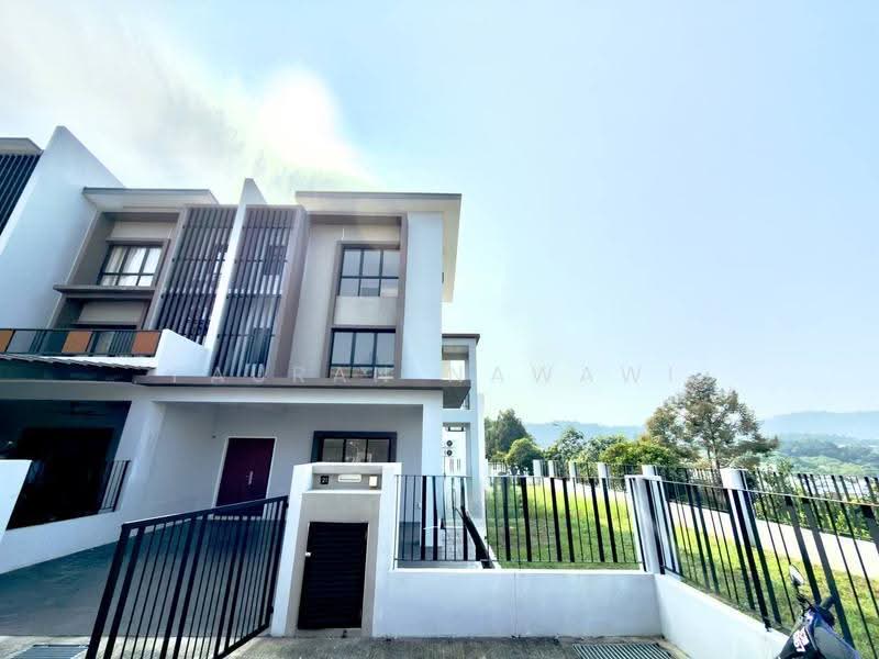Rumah Teres 3-Tingkat untuk Dijual di Ampang (Selangor) - Fauran Nawawi - PropertyGuru.com.my