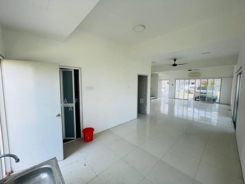 Rumah Teres 2-Tingkat untuk Dijual di Cybersouth (Dengkil) - Rafedah Binti Abdul Aziz - Living Room - PropertyGuru.com.my