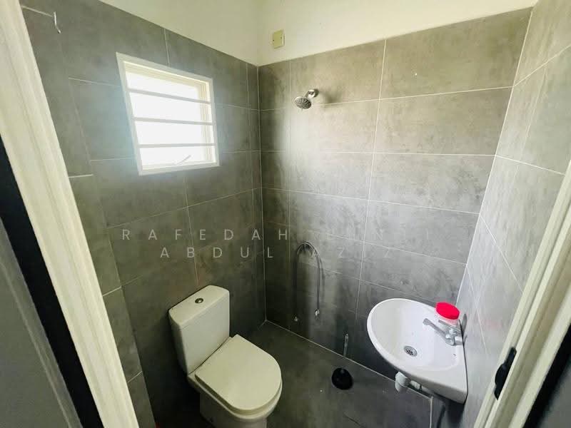 Rumah Teres 2-Tingkat untuk Dijual di Cybersouth (Dengkil) - Rafedah Binti Abdul Aziz - Bathroom - PropertyGuru.com.my