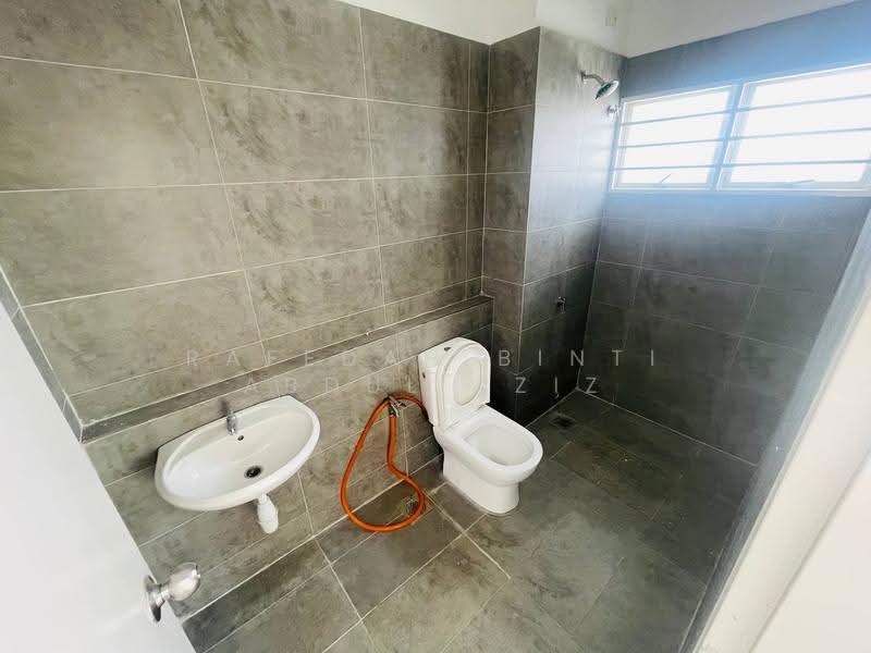 Rumah Teres 2-Tingkat untuk Dijual di Cybersouth (Dengkil) - Rafedah Binti Abdul Aziz - Bathroom - PropertyGuru.com.my