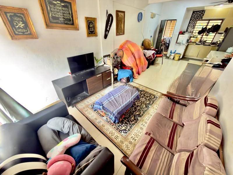 Pangsapuri untuk Dijual di Taman Cheras Intan - Fauran Nawawi - Living Room - PropertyGuru.com.my