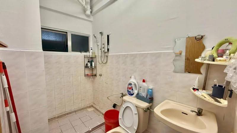Kondominium untuk Dijual di Endah Ria - Fauran Nawawi - Bathroom - PropertyGuru.com.my