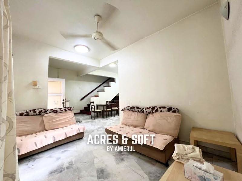 2-storey Terraced House for Sale in Usj 22 (Subang Jaya) - Amierul Hafizie - Living Room - PropertyGuru.com.my