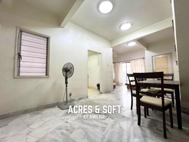 2-storey Terraced House for Sale in Usj 22 (Subang Jaya) - Amierul Hafizie - Living Room - PropertyGuru.com.my