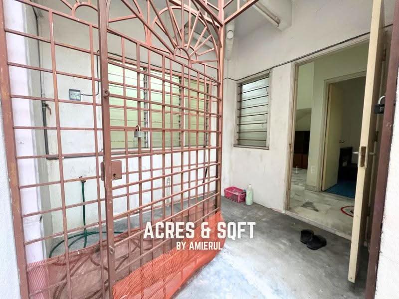 2-storey Terraced House for Sale in Usj 22 (Subang Jaya) - Amierul Hafizie - Entrance - PropertyGuru.com.my