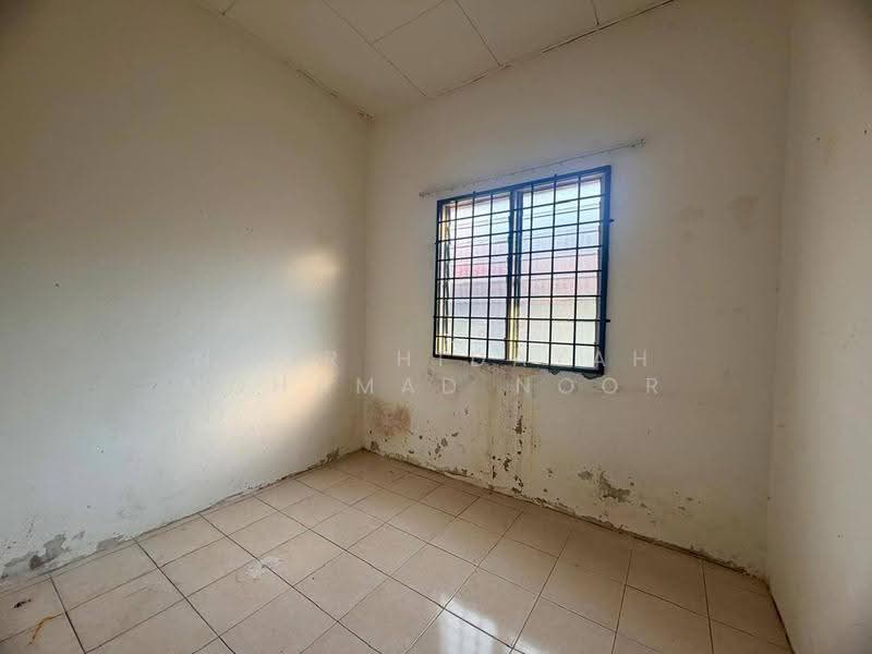 1-storey Terraced House for Sale in Nusari Bayu 1 (Labu) - Noor Hidayah Mohamad Noor - Interior - PropertyGuru.com.my
