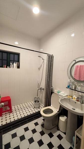 Townhouse for Rent in KL City Centre (Kuala Lumpur) - Jia Le - Bathroom - PropertyGuru.com.my