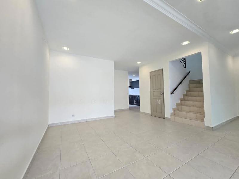 2-storey Terraced House for Sale in Taman Putra Prima (Puchong) - Jason Keong - Living Room - PropertyGuru.com.my