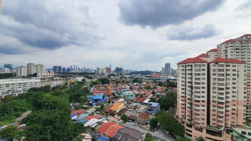 Kondominium untuk Dijual di Pelangi Indah Condominium - Frankie Ong - Exterior - PropertyGuru.com.my
