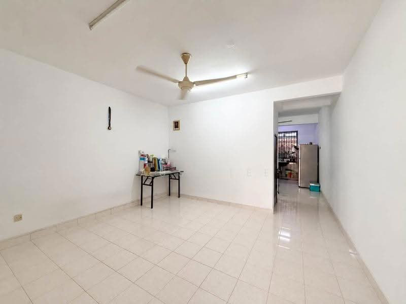 Rumah Teres 2-Tingkat untuk Dijual di Taman Rinting (Masai) - Sausa Lee - Living Room - PropertyGuru.com.my