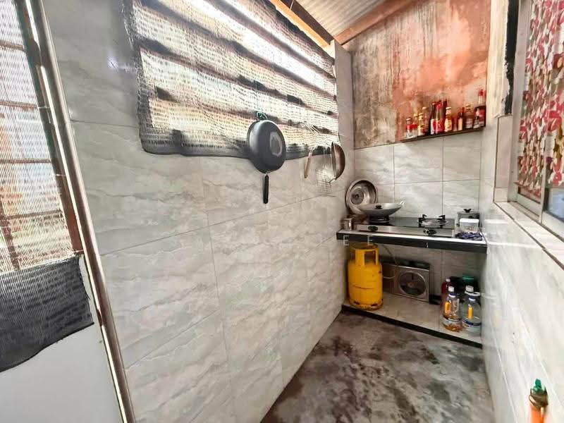 Rumah Teres 2-Tingkat untuk Dijual di Taman Rinting (Masai) - Sausa Lee - Kitchen - PropertyGuru.com.my