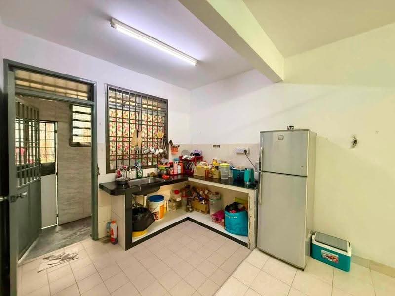 Rumah Teres 2-Tingkat untuk Dijual di Taman Rinting (Masai) - Sausa Lee - Kitchen - PropertyGuru.com.my
