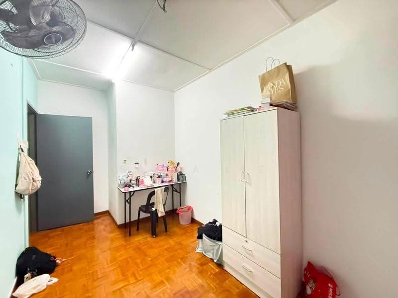 Rumah Teres 2-Tingkat untuk Dijual di Taman Rinting (Masai) - Sausa Lee - Bedroom - PropertyGuru.com.my