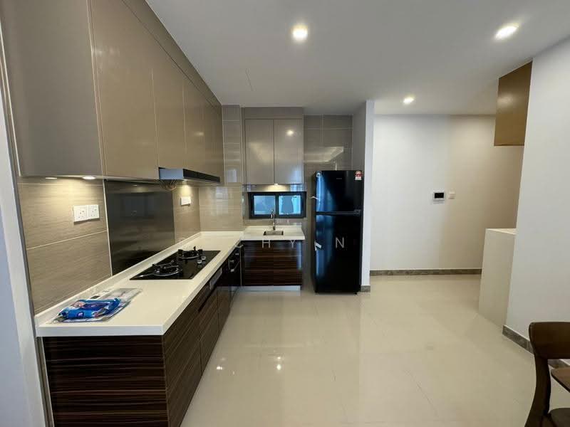 Kondominium untuk Dijual di R&F Princess Cove Phase 2-Seine Region - Rochy Ng - Kitchen - PropertyGuru.com.my