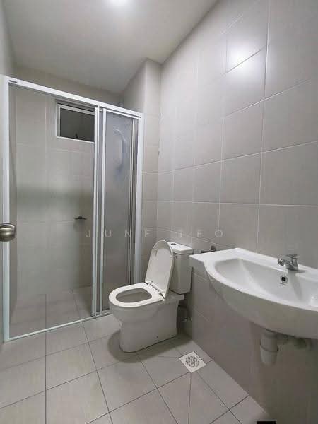 Service Residence for Rent at Meridin Bayvue Serviced Apartment - June Teo - Bathroom - PropertyGuru.com.my