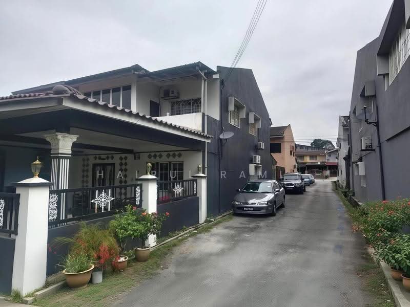 Rumah Teres 2-Tingkat untuk Dijual di Taman Rakan (Kajang) - Hairul Ramli - Exterior - PropertyGuru.com.my