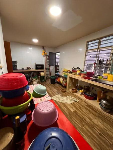 3-storey Terraced House for Sale in Taman Taming Indah 2 (Bandar Sungai Long) - Chris Lim Pek Yean - Kitchen - PropertyGuru.com.my