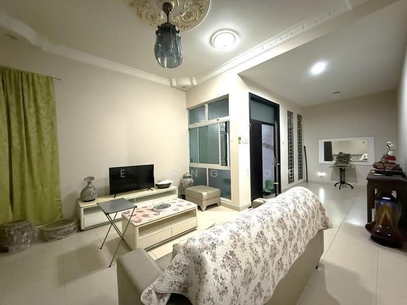 Rumah Berkembar untuk Dijual di Taman Ponderosa (Johor Bahru) - Ee Fong Toh - Living Room - PropertyGuru.com.my