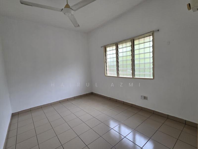 Flat for Rent at Flat PKNS Section 7 - Hairul Azmi - Interior - PropertyGuru.com.my