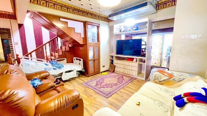 Rumah Berkembar untuk Dijual di Subang Jaya (Selangor) - Azwa Abas - Living Room - PropertyGuru.com.my