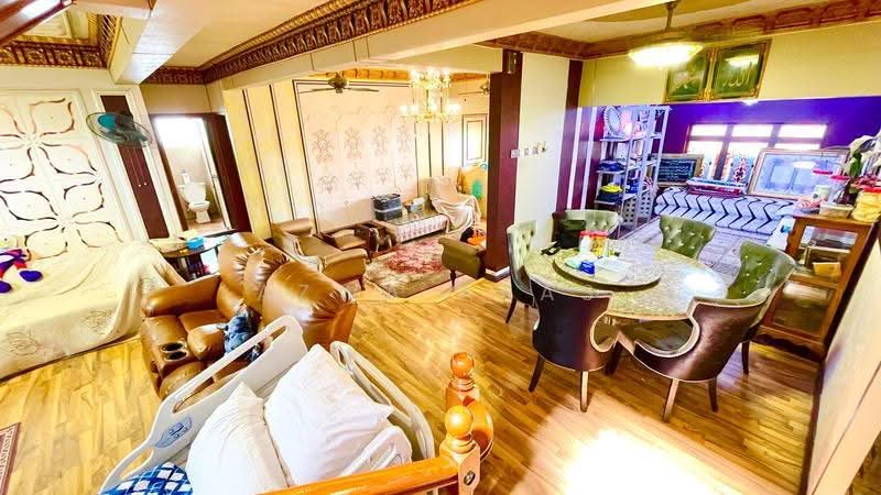 Rumah Berkembar untuk Dijual di Subang Jaya (Selangor) - Azwa Abas - Living Room - PropertyGuru.com.my