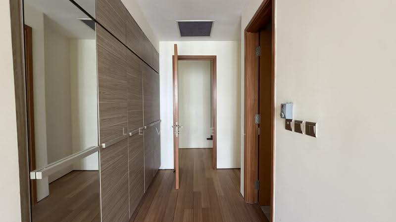 Kediaman Servis untuk Dijual di The Oval - Levene Li - Corridor - PropertyGuru.com.my